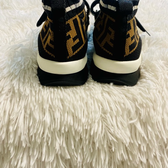 Zucca Fendi Logo Sneaker With Box - Picture 3 of 7